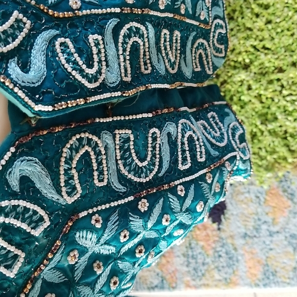 BEAUTIFUL Embroidery Beaded Ethnic Turquoise Silk SS Vintage Crop Top Jacket - Picture 3 of 16